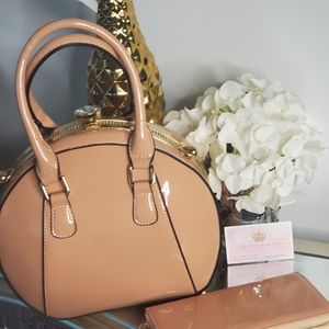 If you love a GLAMOROUS LOOK